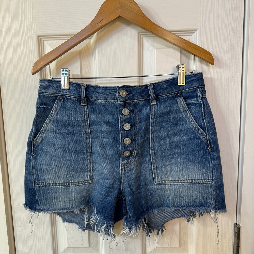 Free People We The Free Vintage Denim Shorts Cargo Button Trendy Chic Summer 27